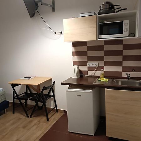 Downtown Apartments Будапеща Стая снимка