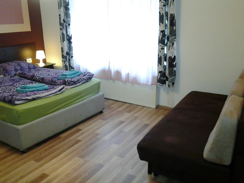 Downtown Apartments Будапеща Екстериор снимка