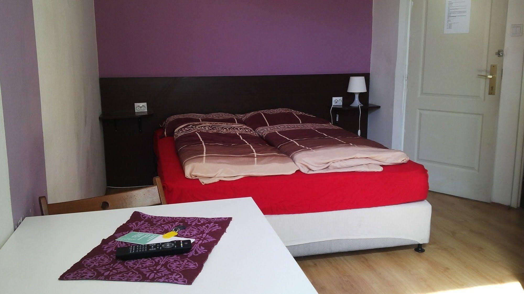 Downtown Apartments Будапеща Екстериор снимка
